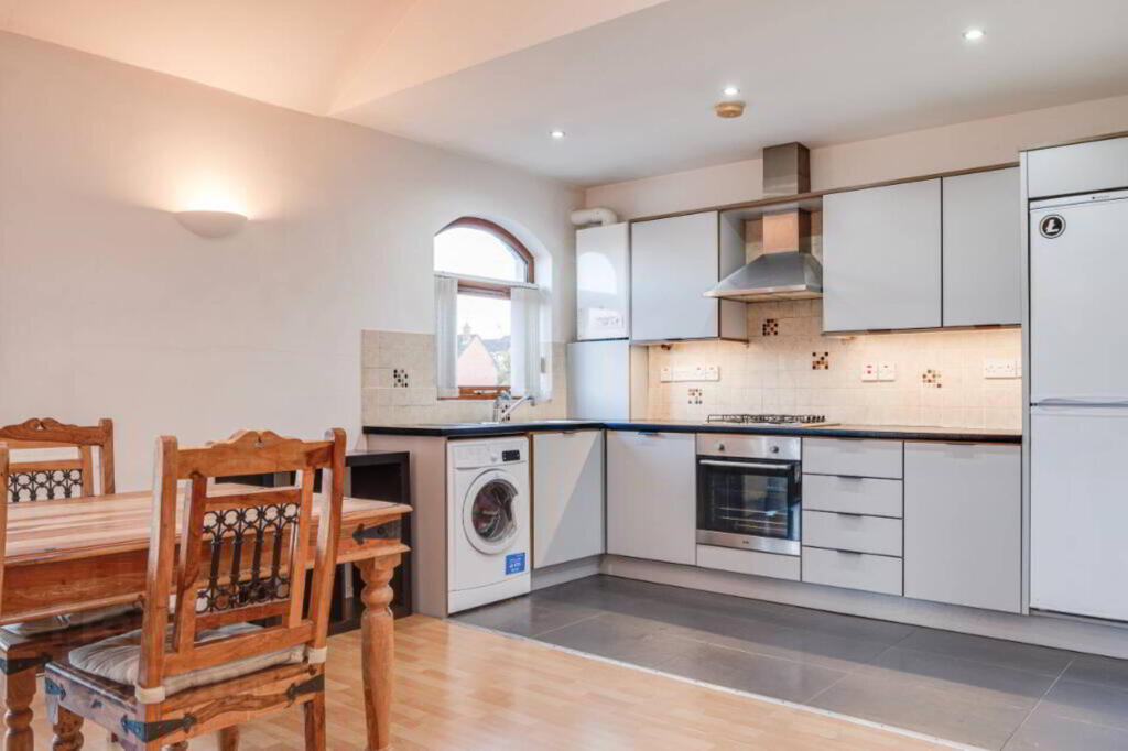 Photo 10 of 7 Silverstream Court, Bangor