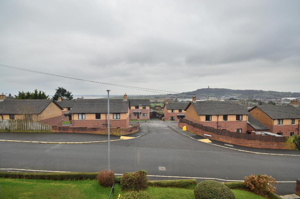 Photo 2 of 10 Binnian Ave, Newtownards