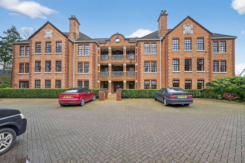 4 Broomhill Manor, Belfast, BT9 5HG