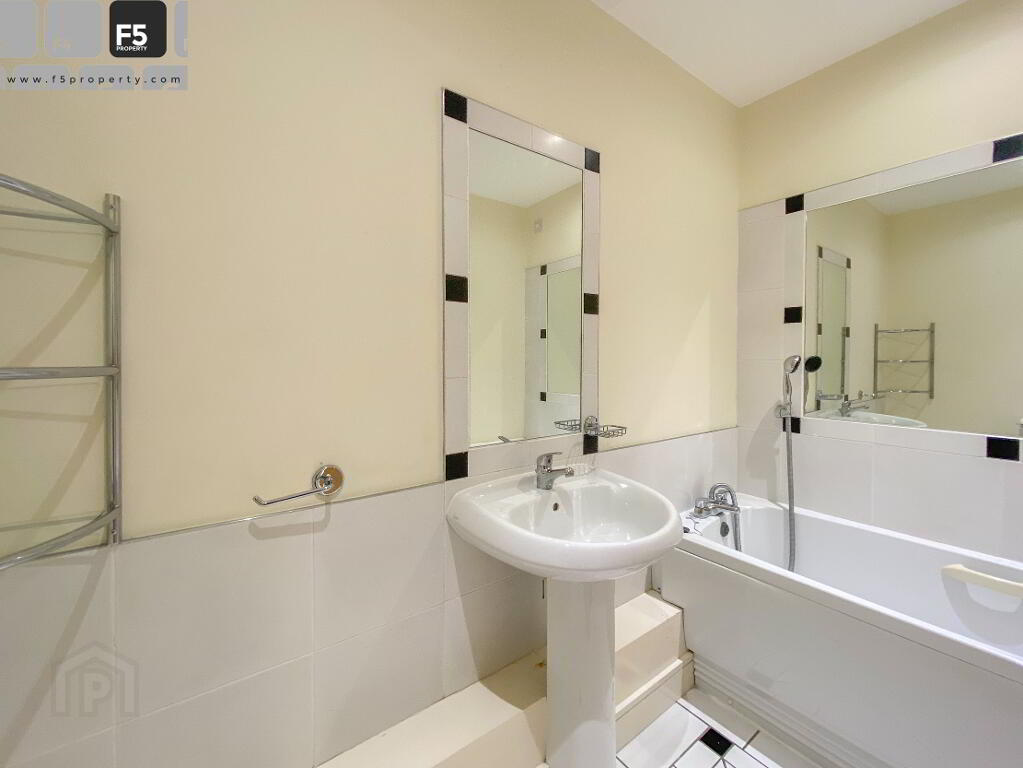 701 Park Ave-Bathroom