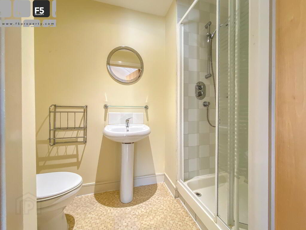 701 Park Ave-Ensuite