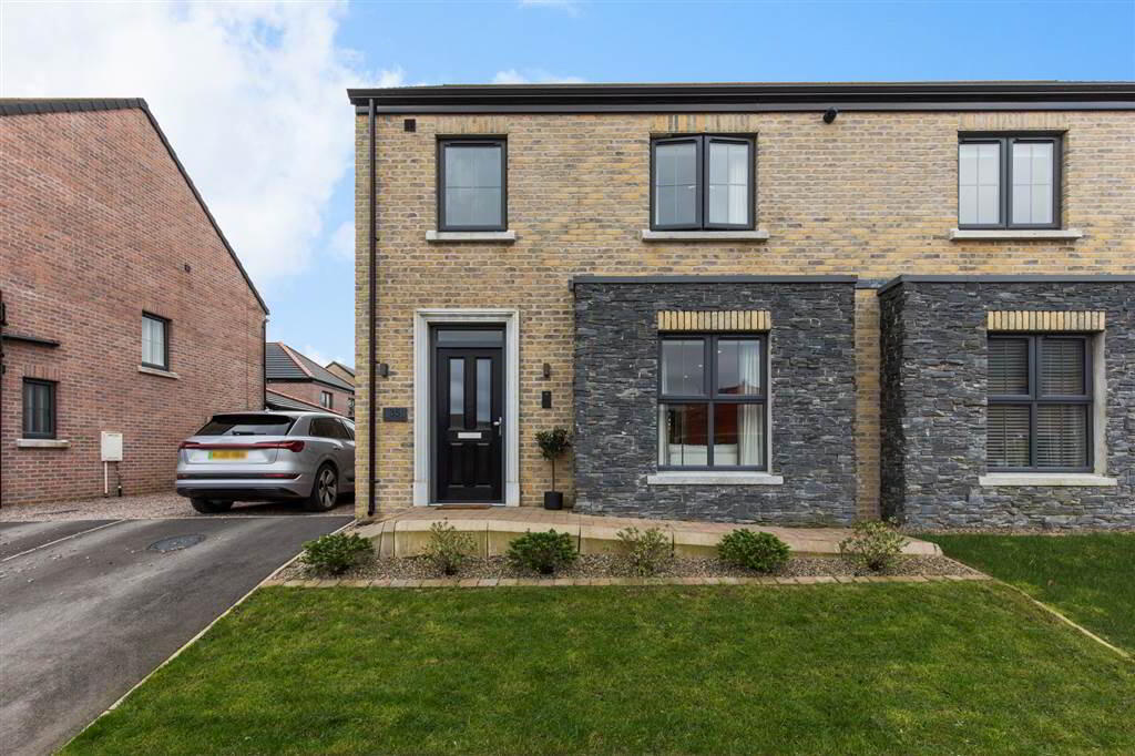 Photo 1 of 35 Edengrove Park North, Ballynahinch