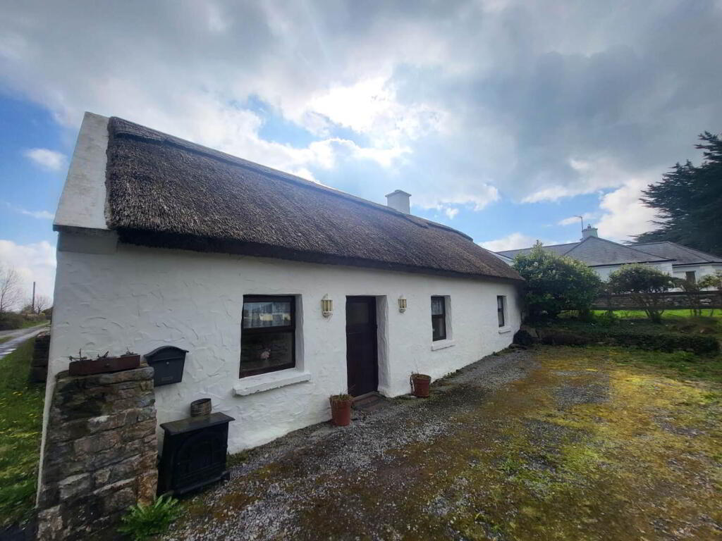 The Thatch, Mile Hill, Ballinrobe, F31V186