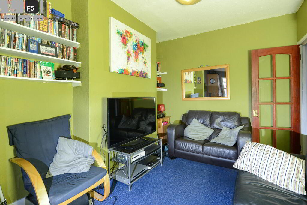 23 St Albans Gardens F5 Rent-2105