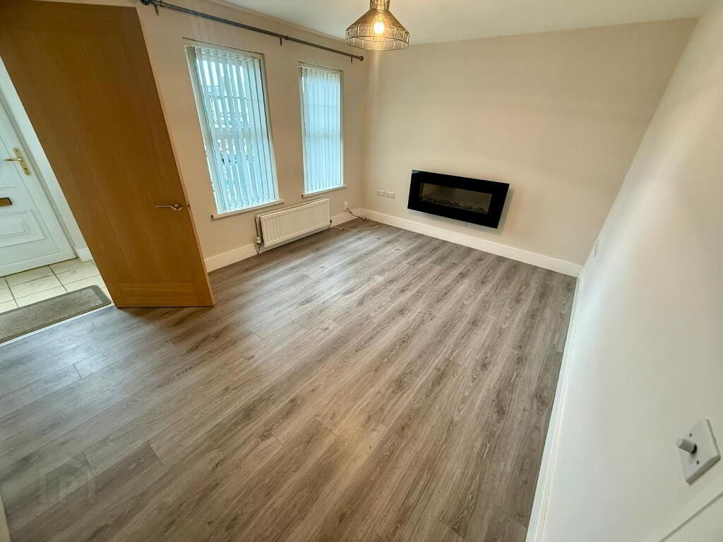 Photo 4 of Top Of The Hill, Waterside, L'Derry