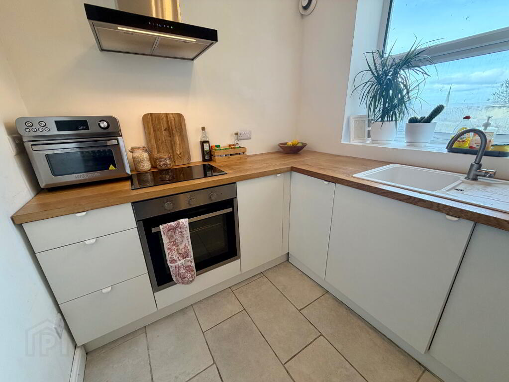 Photo 5 of 3 Clifton Street, Waterside, L'Derry