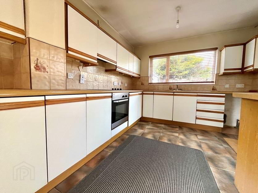 Photo 3 of 33 Lisnarea Avenue, Cityside, Derry/Londonderry