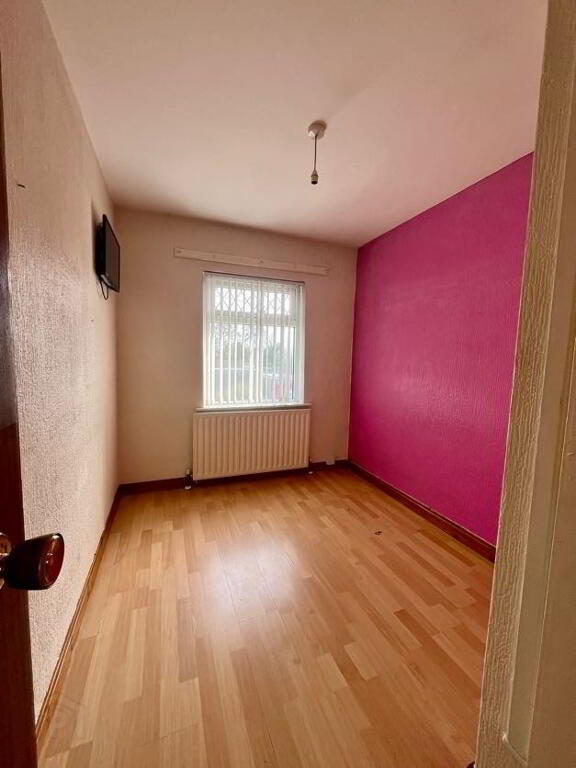 Photo 10 of 33 Lisnarea Avenue, Cityside, Derry/Londonderry