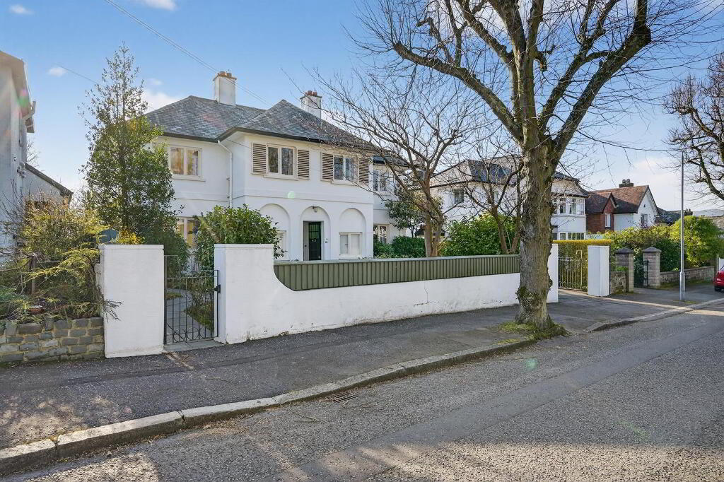 14 Malone Hill Park, Belfast, BT9 6RD