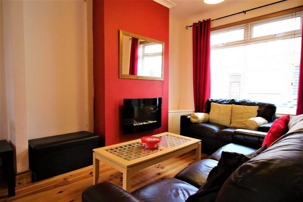 Photo 1 of Room 1, 75 Donard Street, Belfast