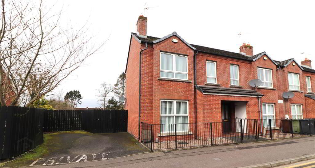 2 Bedroom Terraced in BT28 1GY