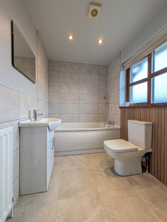 Photo 16 of 7 Church Place, Castlewellan