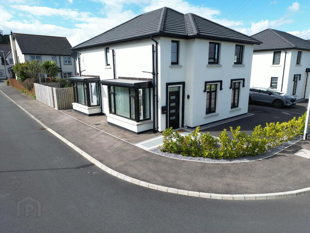 Photo 2 of 40 Tollymore Brae, Newcastle