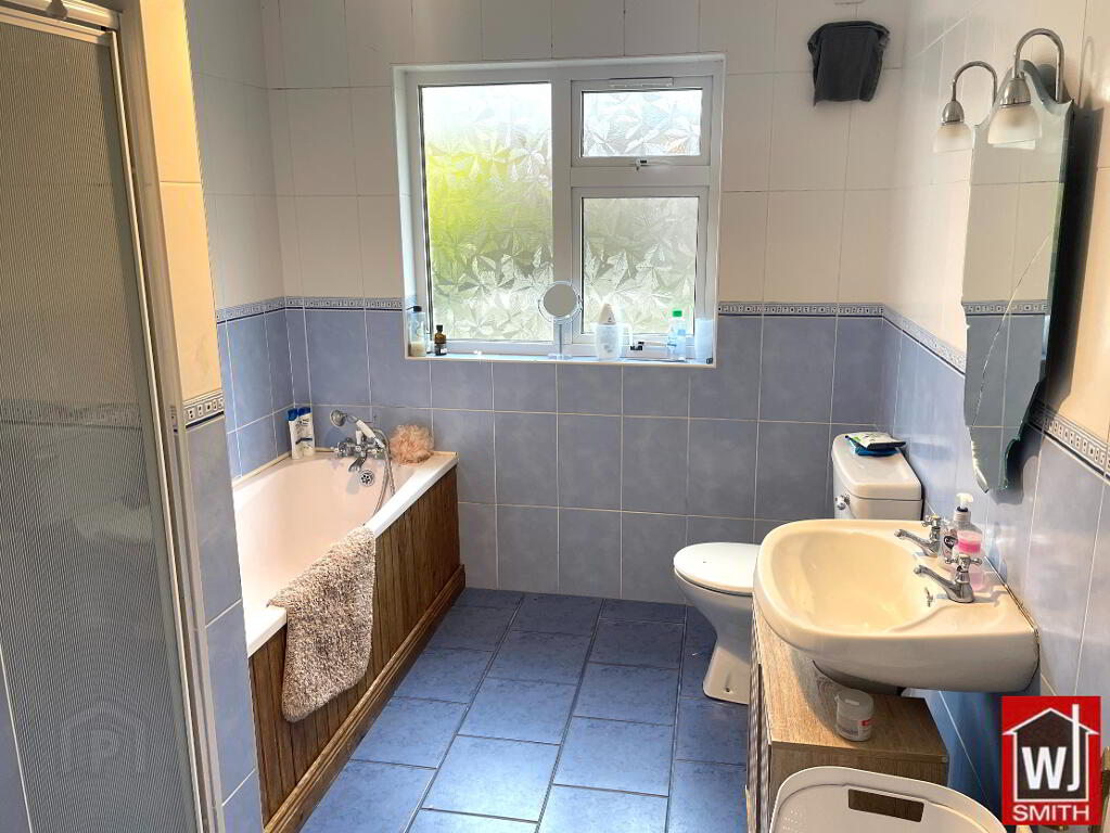 Photo 30 of 18 Grove Heights, Ederney