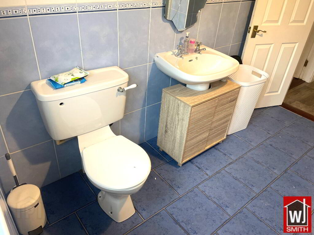 Photo 32 of 18 Grove Heights, Ederney