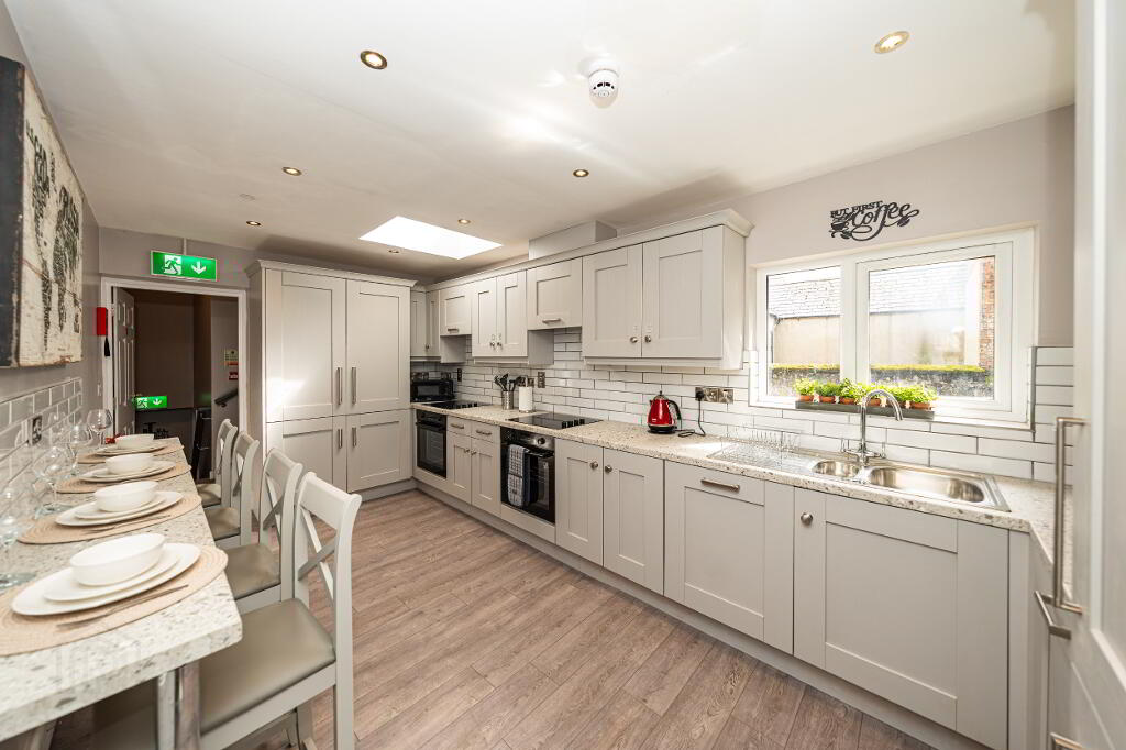 Photo 3 of Luxury En-Suite Rooms - Bills Included, 34 Clarendon Street,...Derry/Londonderry