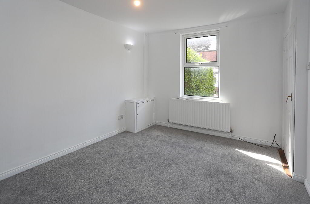 Photo 4 of 29 Olympia Drive, Belfast