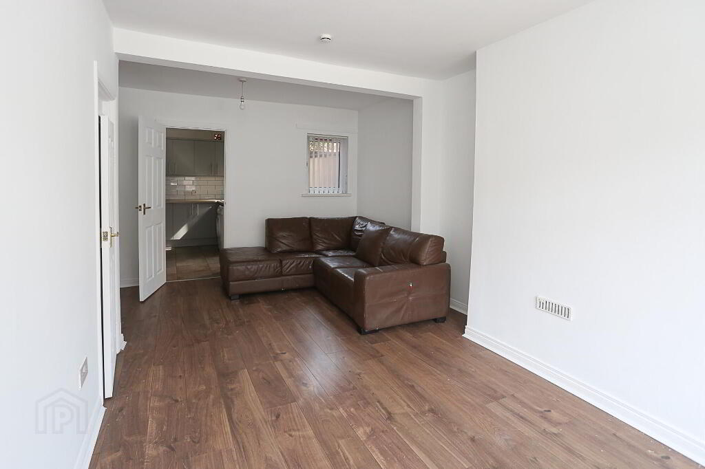 Photo 5 of 16 Empire Parade, Belfast