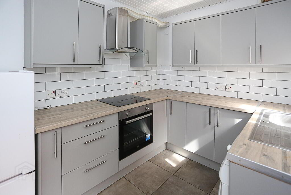 Photo 10 of 16 Empire Parade, Belfast