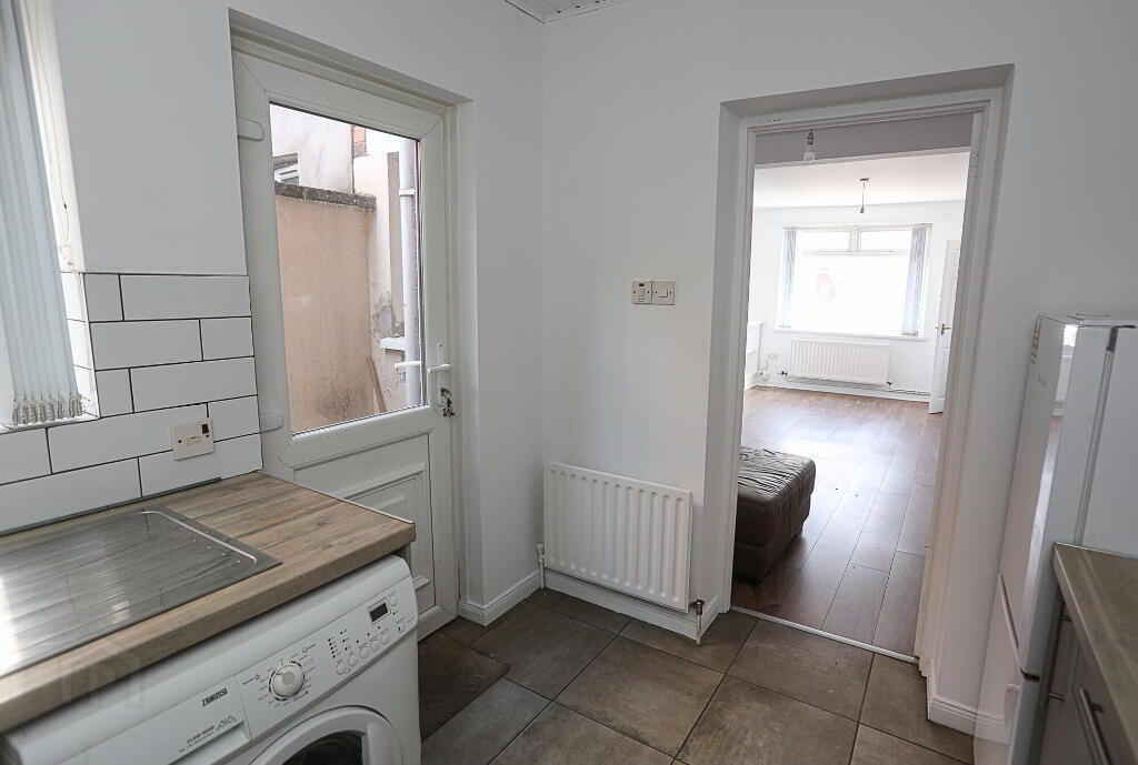 Photo 12 of 16 Empire Parade, Belfast