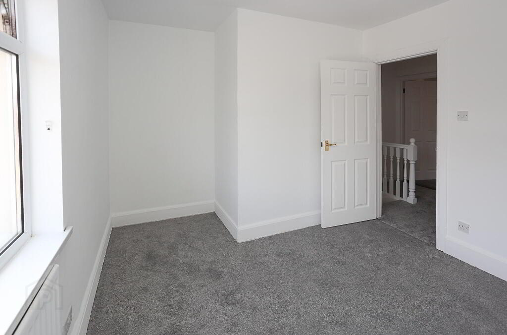 Photo 19 of 16 Empire Parade, Belfast