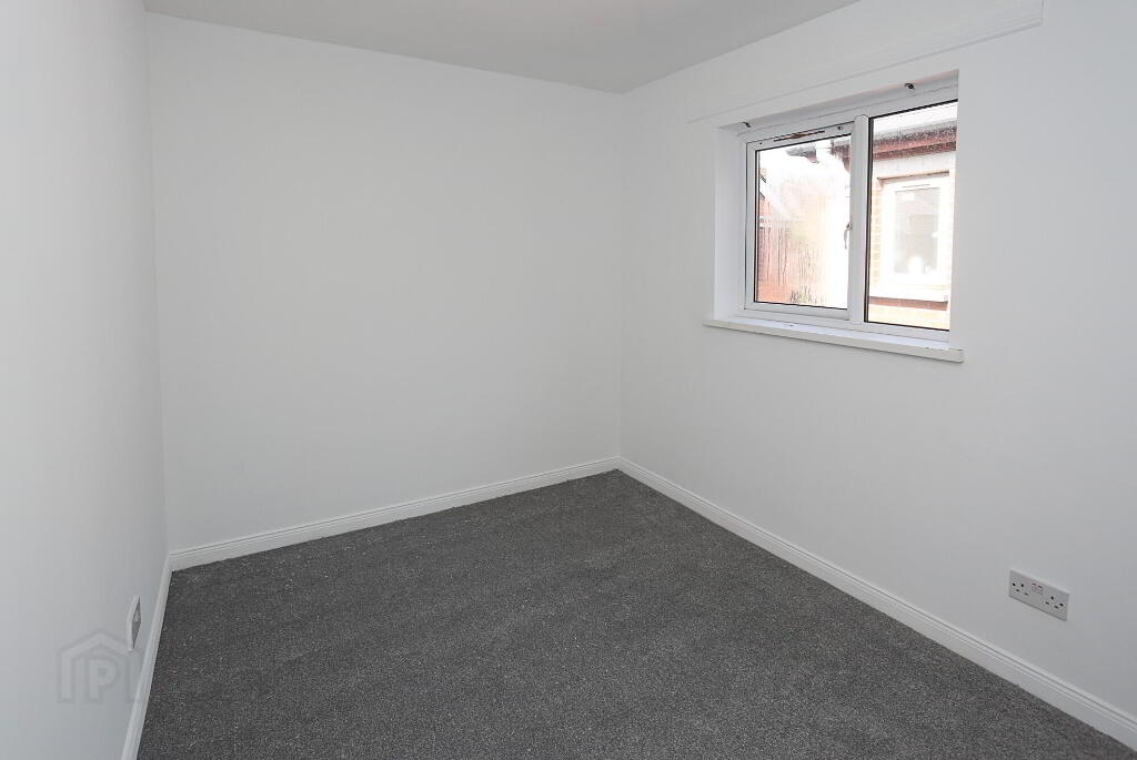 Photo 21 of 16 Empire Parade, Belfast