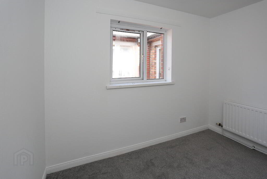 Photo 22 of 16 Empire Parade, Belfast