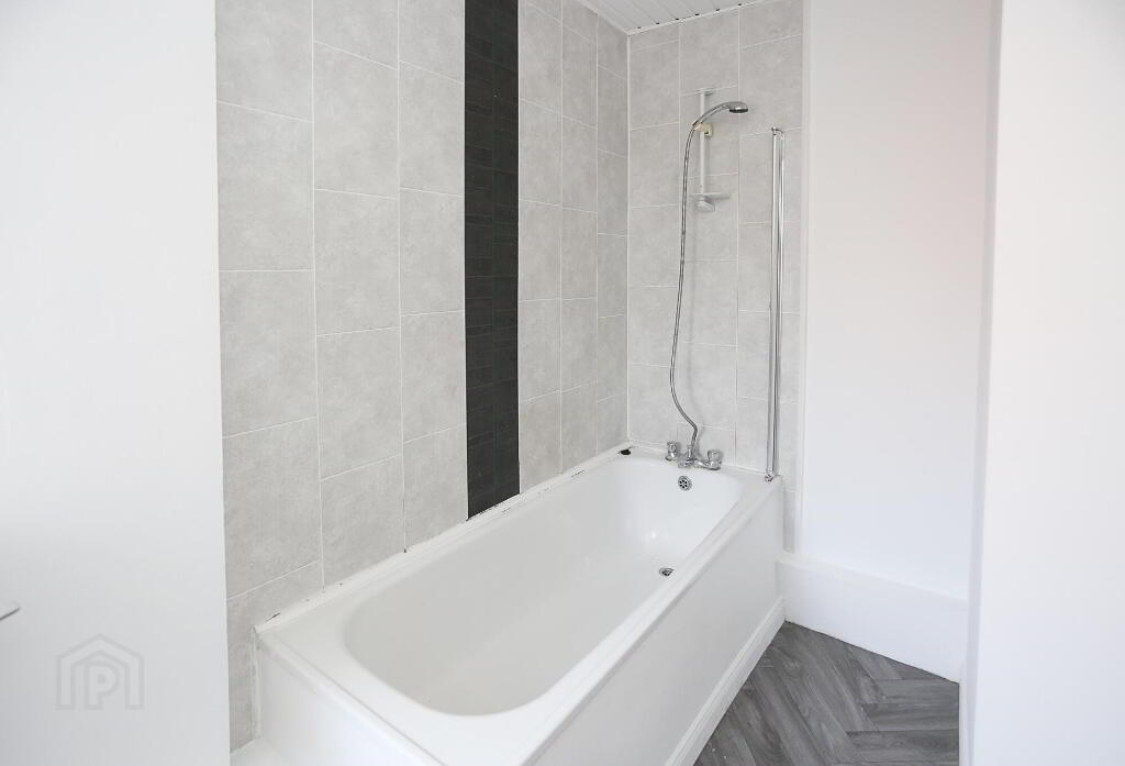 Photo 25 of 16 Empire Parade, Belfast