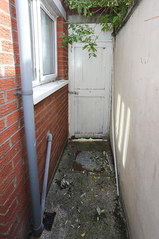 Photo 26 of 16 Empire Parade, Belfast