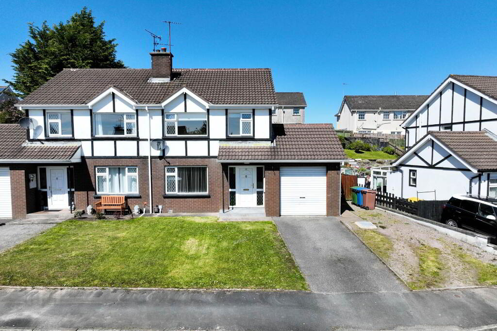 15 Chanterhill Park, Enniskillen, BT74 4BG