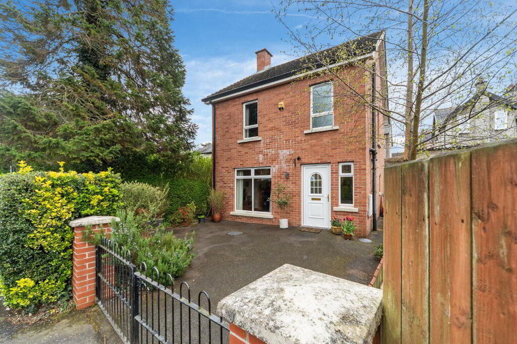 25b Knockbreda Park, Belfast, BT6 0HB