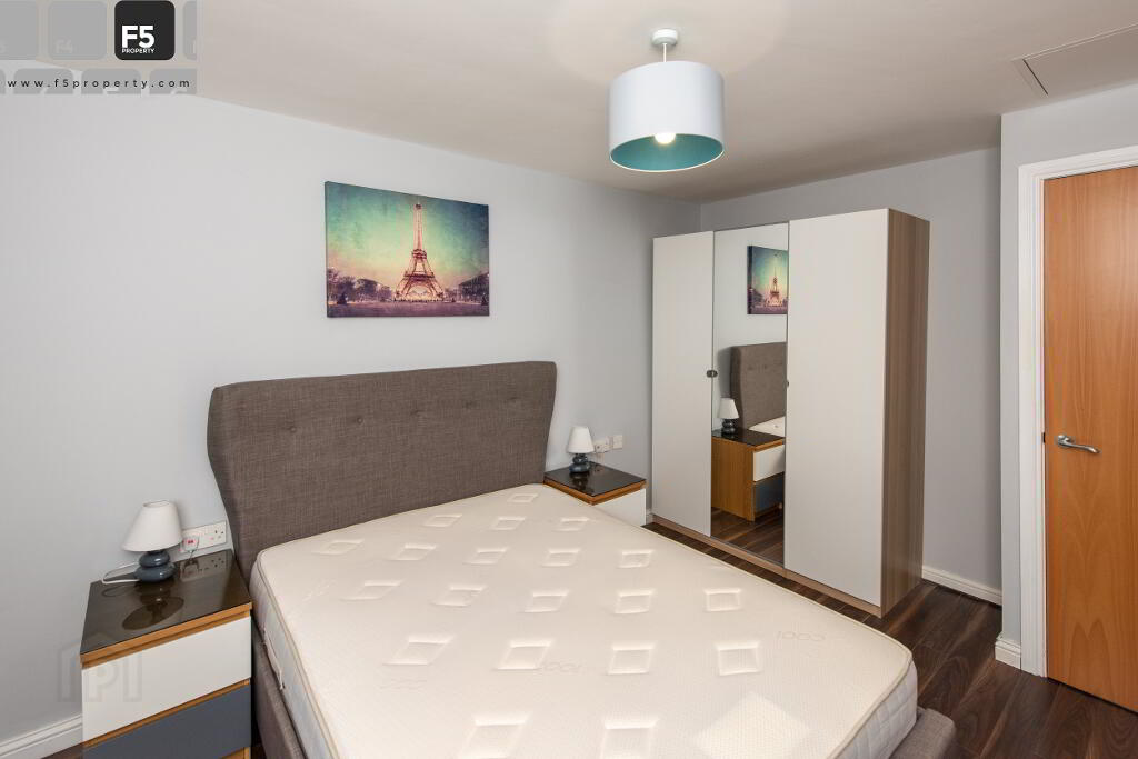 5 Luna Building-Bedroom