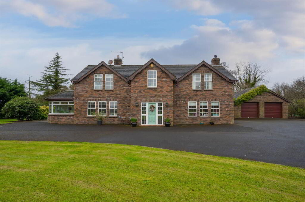 8b Ballyclan Road, Crumlin, BT29 4QZ