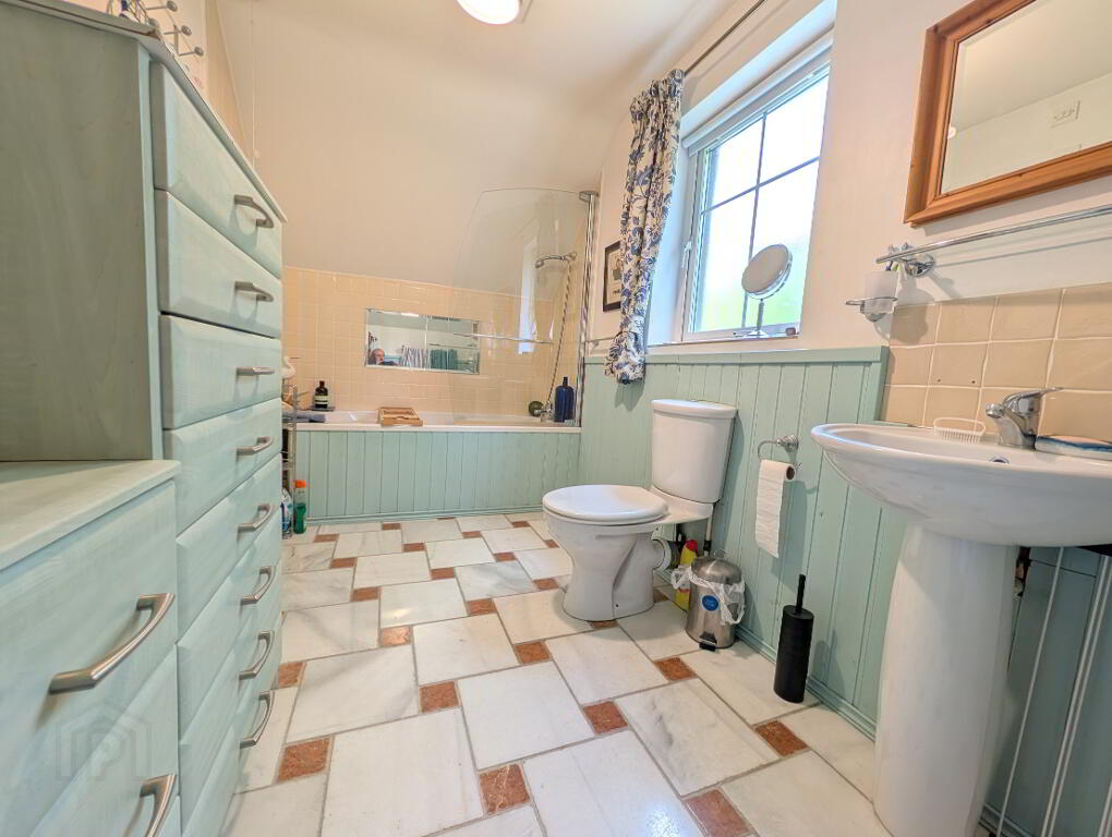 Photo 16 of 21 Kenway Drive, Newcastle