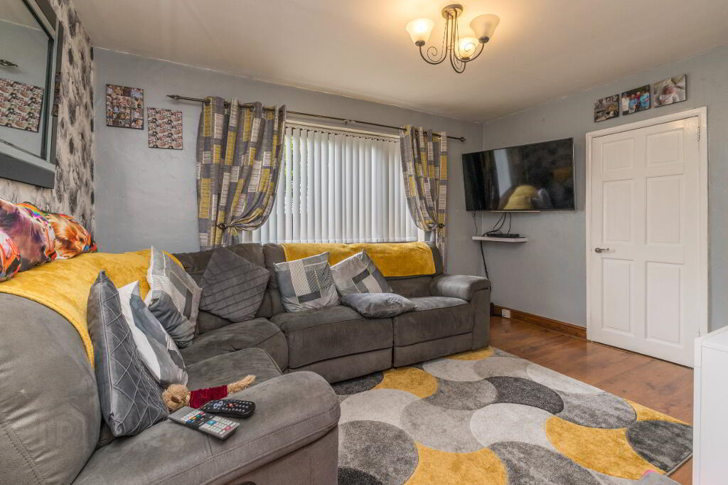 Photo 4 of 13 Geeragh Place, Finaghy, Belfast