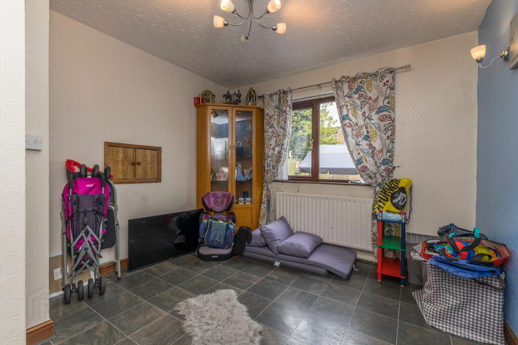 Photo 5 of 13 Geeragh Place, Finaghy, Belfast