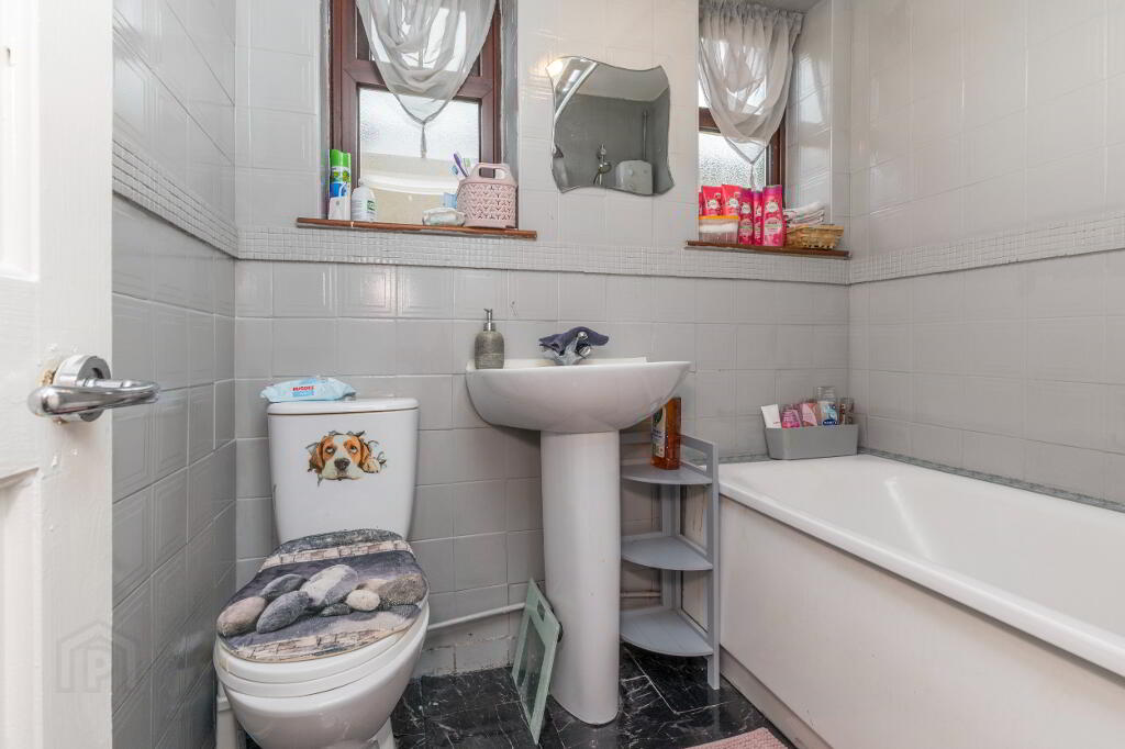 Photo 6 of 13 Geeragh Place, Finaghy, Belfast