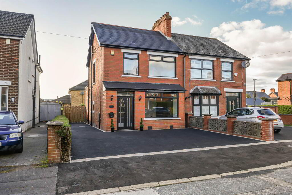 33 Blenheim Drive, Belfast, BT6 9GD