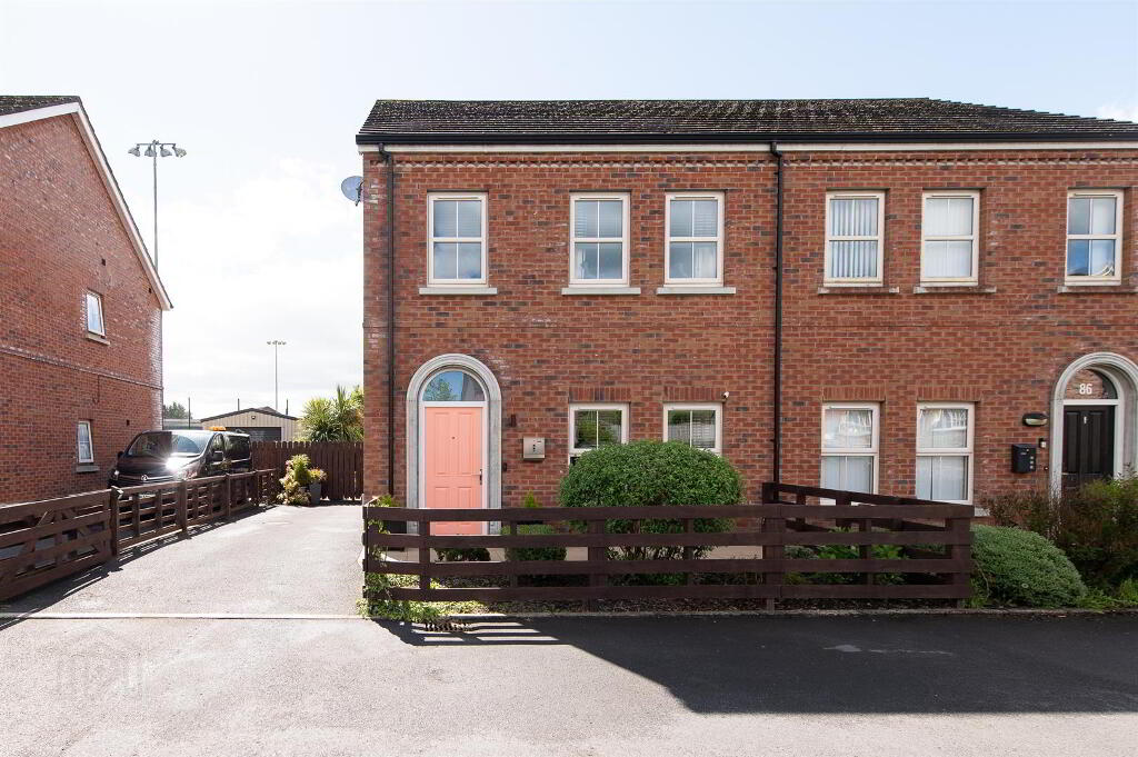 88 Cedar Hill, Ballynahinch, BT24 8XQ