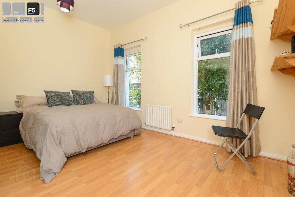 Bedroom 1 - Master