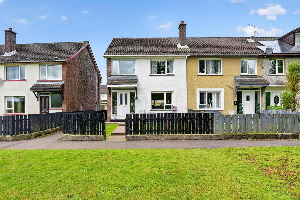 21 Riverside, Dunmurry, Belfast, BT17 9DJ