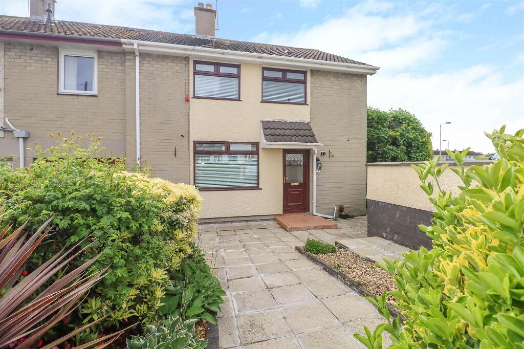 31 Inchmarnock Drive, Dundonald, Belfast, BT16 2ND