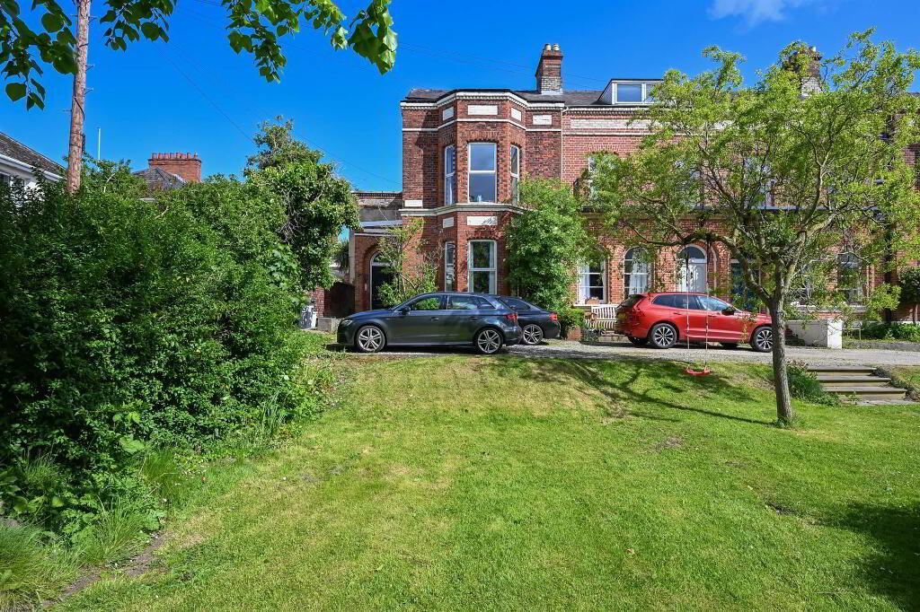 Three Apartments @, 47 Ashley Avenue, Belfast, BT9 7BT