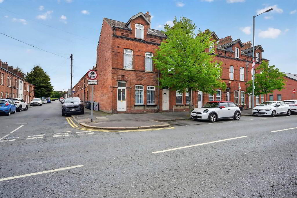 74 Bloomfield Avenue, Belfast, BT5 5AE