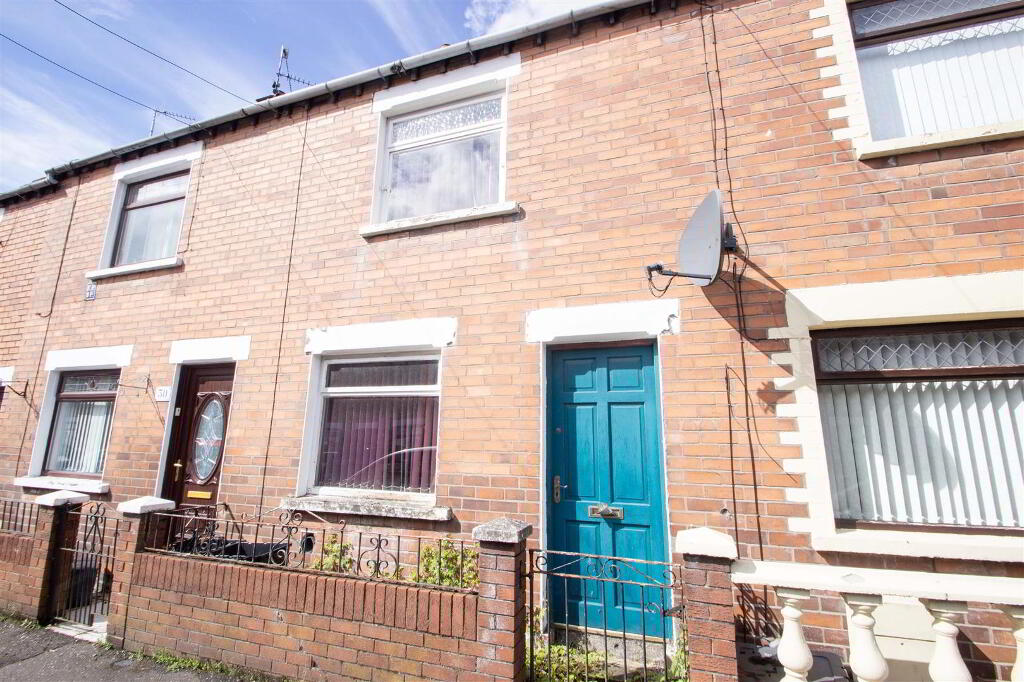 32 Iris Drive, Belfast, BT12 7BJ