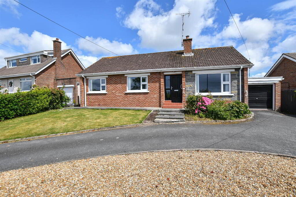 9 Ballynahinch Road, Crossgar, BT30 9HS