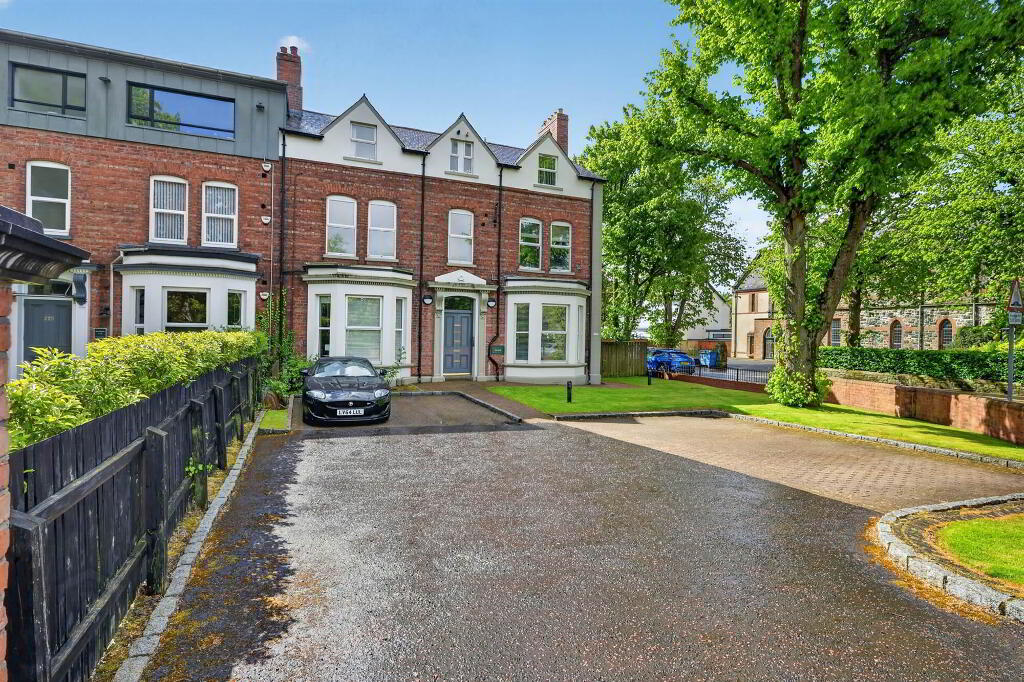 Apt 2, 221 Belmont Road, Belfast, BT4 2AH