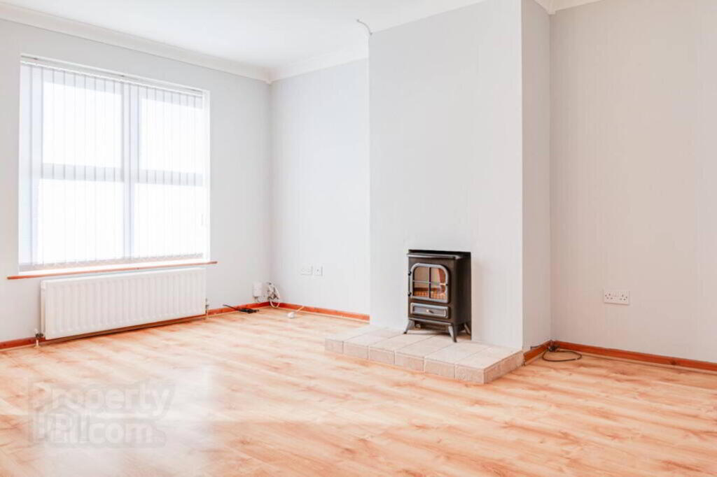 Photo 8 of 36 Meadowvale Crescent, Bangor