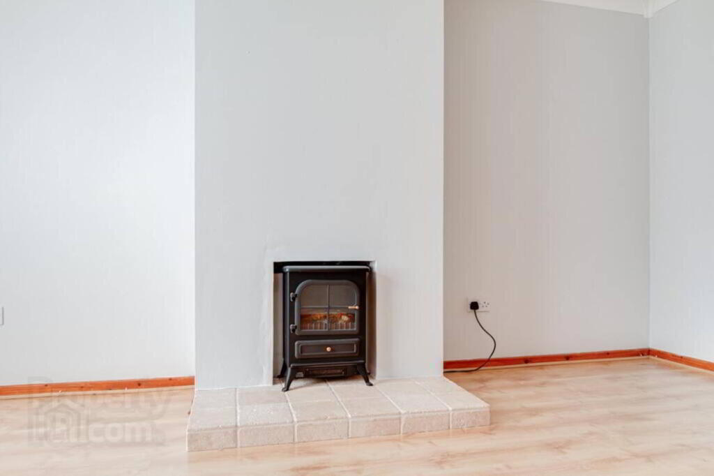 Photo 9 of 36 Meadowvale Crescent, Bangor