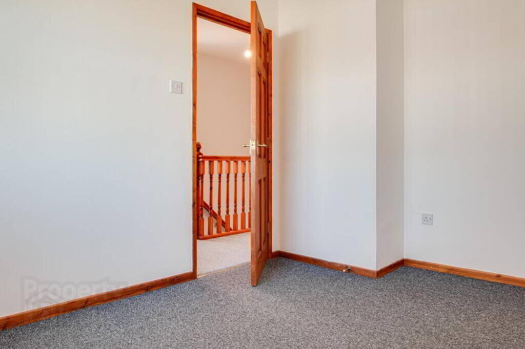 Photo 22 of 36 Meadowvale Crescent, Bangor